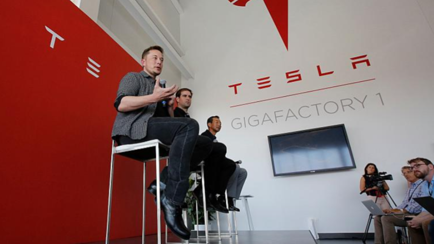 Tesla, Elon Musk'ın sunumu sonrası 50 milyar dolar değer kaybetti